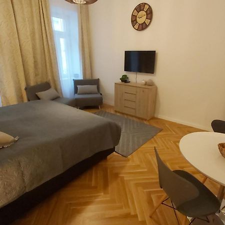 Angelika Apartments Wina Ruang foto